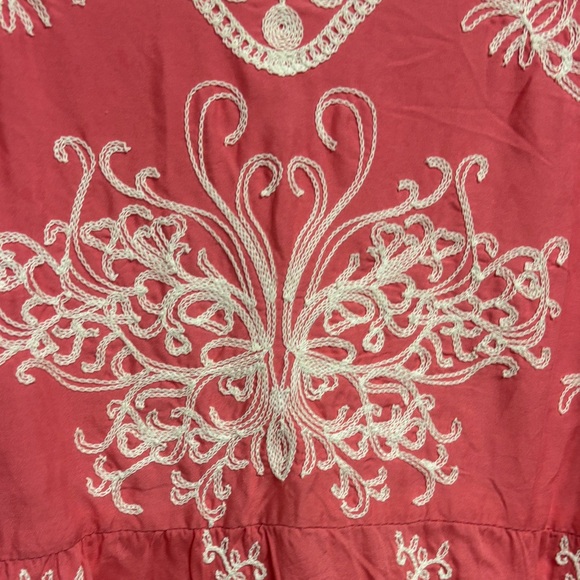 Chic Pink and White Embroidered Blouse - Picture 6 of 10